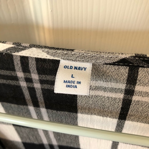 Black and White Plaid Blouse Medium EUC - Picture 4 of 5